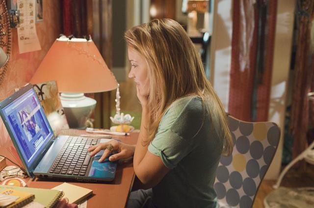 PopCrave's tweet photo. 11 years ago today, ‘Cyberbully’ released on ABC Family. https://t.co/OSZjK2Noru