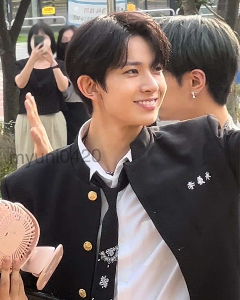 히등이 너무 잘생겻어 .. 

#희승 #heeseung