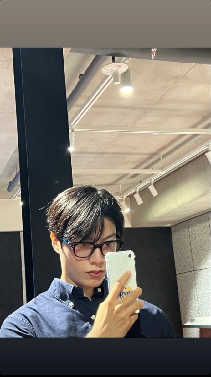 HanSolfamTH's tweet photo. 220717 #จีฮันซล ได้มาอัพเดตรูปภาพลง IG Story ส่วนตัวค่ะ 💕 

หล่อมากเลยลุคนี้  ใจจะวาย 🥰 

#Jihansol #hansol #지한솔 #newkidd https://t.co/KwtNIYUWLH