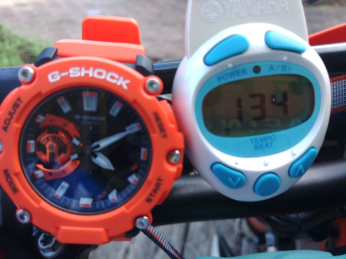 KTM819O4's tweet photo. #バイク押し #10600m #熱中症寸前 #無事帰還 https://t.co/37Ca3MEEev
