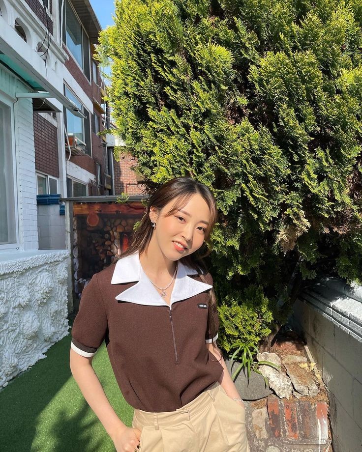 byulyigf_'s tweet photo. 💚🤎

#문별 #MoonByul #마마무 #MAMAMOO https://t.co/tY4VZovihJ