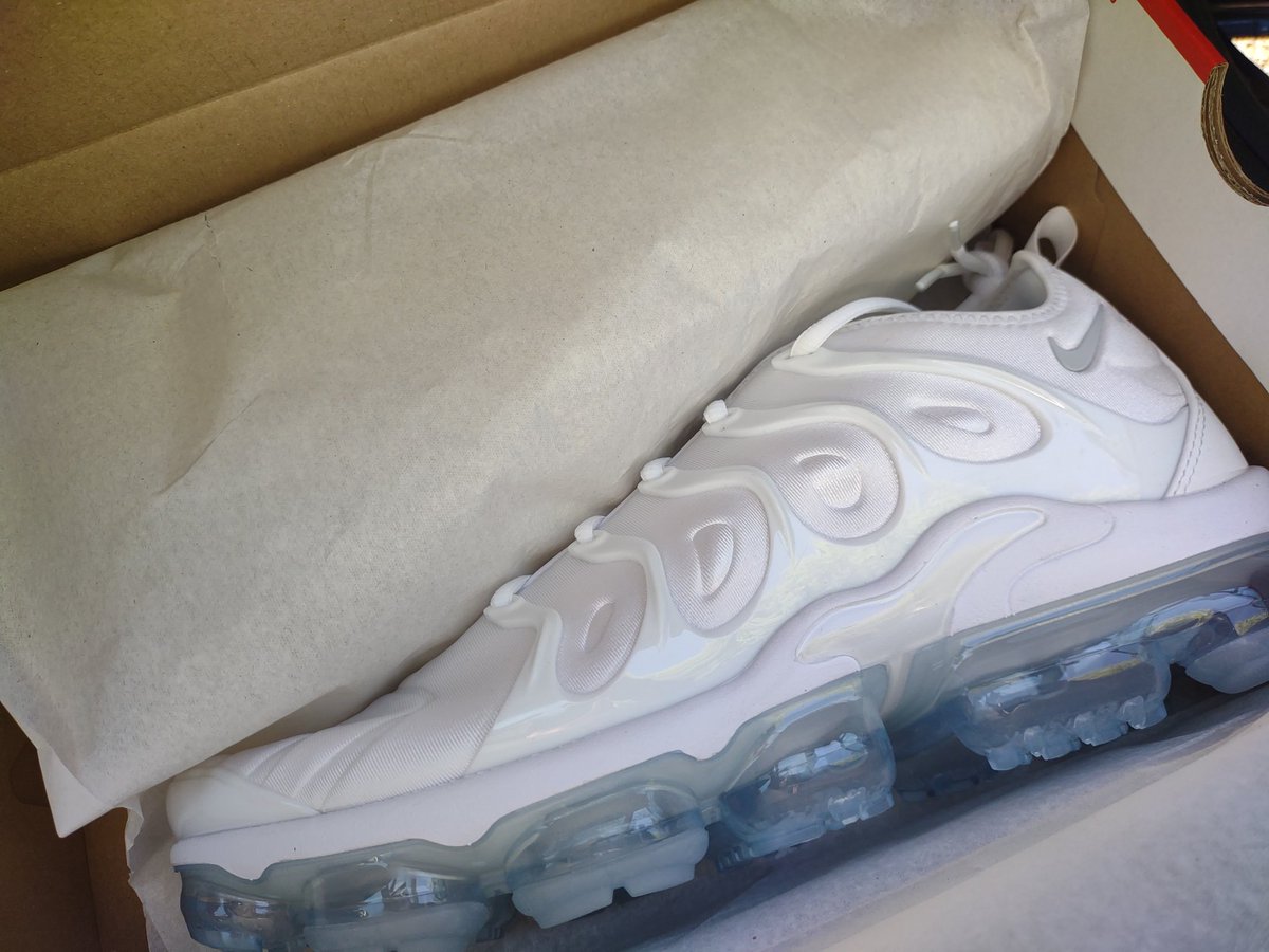 WetWaterman's tweet photo. A warm welcome to my new Vapormax Plus! https://t.co/YnkvPDO9af
