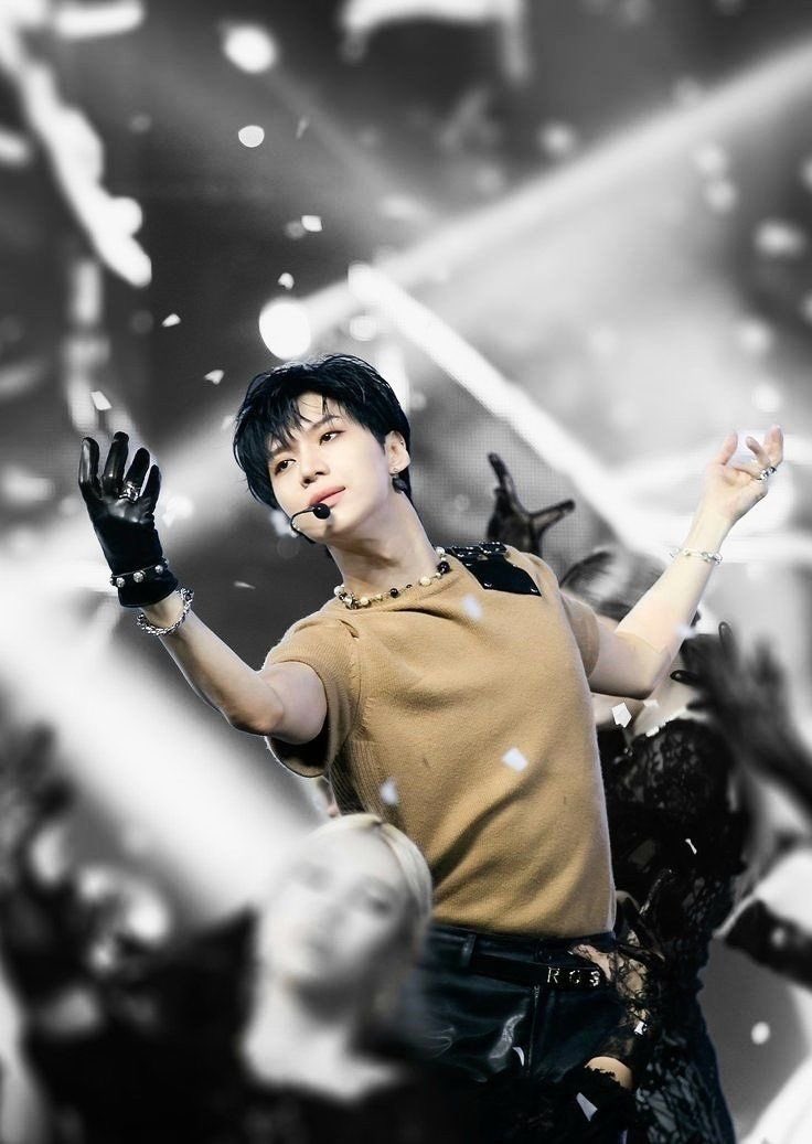 nuangel313's tweet photo. everyday is taemins day!!😁 happy taemin day🎉🎂thank you for being an inspiration, an amazing artist, a kind human &amp; someone who brings lots of people joy! I’ll always be with you 💕  #HappyTaeminDay #TaeminDay #TAEMIN #태민 #SHINee https://t.co/T8ZRlGdCP3