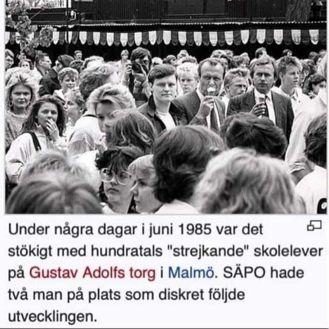 johanssonshenke's tweet photo. Men VILKA är de två diskreta SÄPO-gubbarna? Jag har i alla fall ingen aning. https://t.co/iHMglfr348