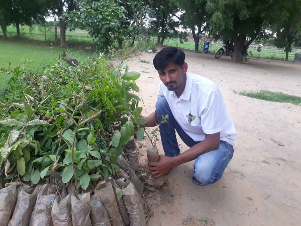 kalptaru108's tweet image. आप भी देश के किसी भी कोने से पौधरोपण के लिए kalptaru108@gmail.com पर अवगत करा सकते हैं!
संस्थान आपकी अपेक्षाओं पर खरा उतरने का पूर्ण प्रयास करेगा! 

आओ मित्रों वृक्ष लगाएं ! 
इस धरती को स्वर्ग बनाएं!! 🙏🌳

#TeamKalptaru #DenseForest #TreePlantation #MukeshSharma