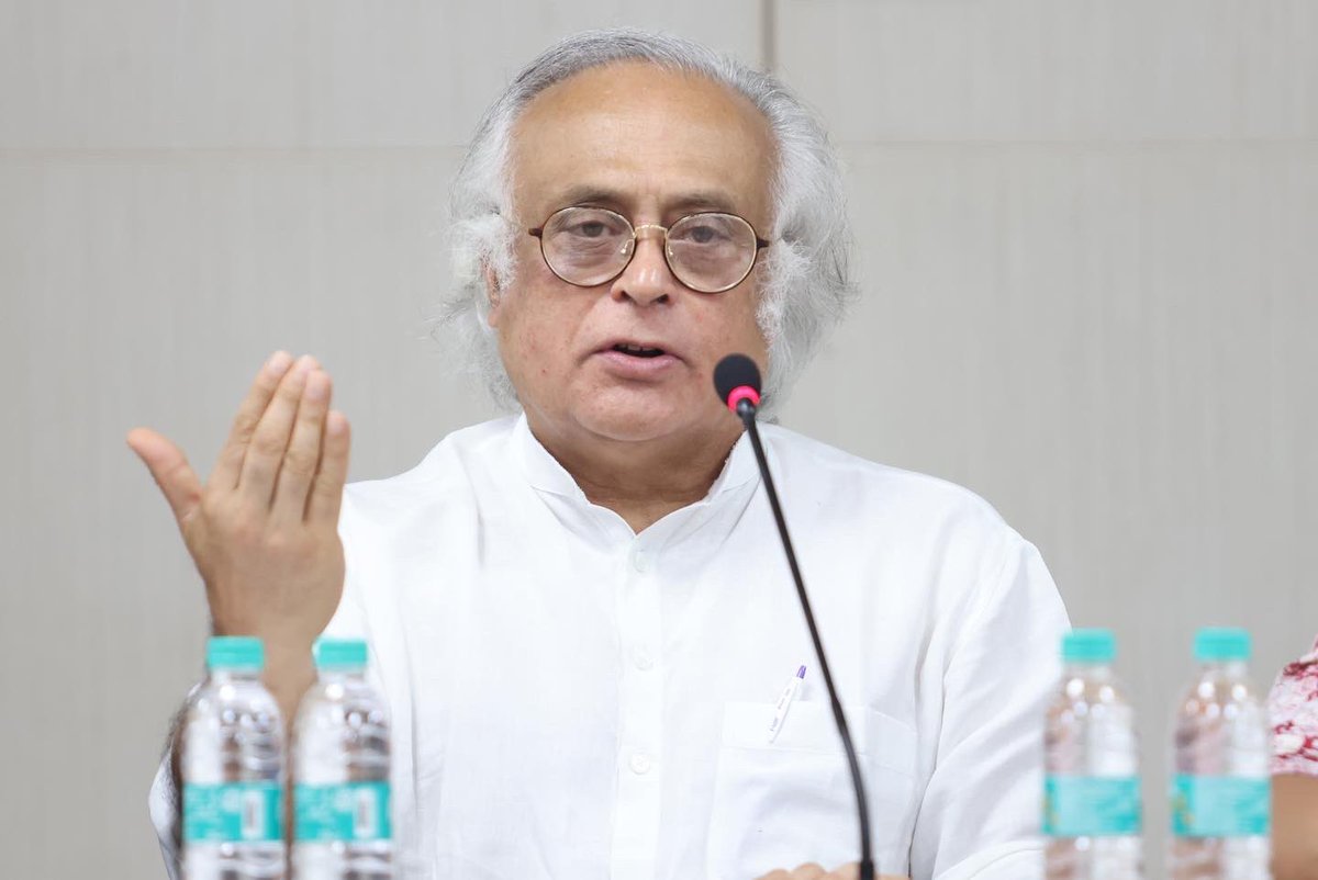 vbwalia's tweet photo. कांग्रेस सोशल मीडिया के सभी प्रदेश अध्यक्षों के साथ कम्यूनिकेशन टीम ने महासचिव प्रभारी जयराम रमेश जी के नेतृत्व में संवाद किया। अच्छा लगा की सभी में सुप्रिया जी के बनने से नयी ऊर्जा आयी है। पवन खेरा जी विनीत पुनिया जी अमिताभ दूबे जी और सभी सोशल मीडिया पदाधिकारियों का आभार। https://t.co/GiKqVPyN5z