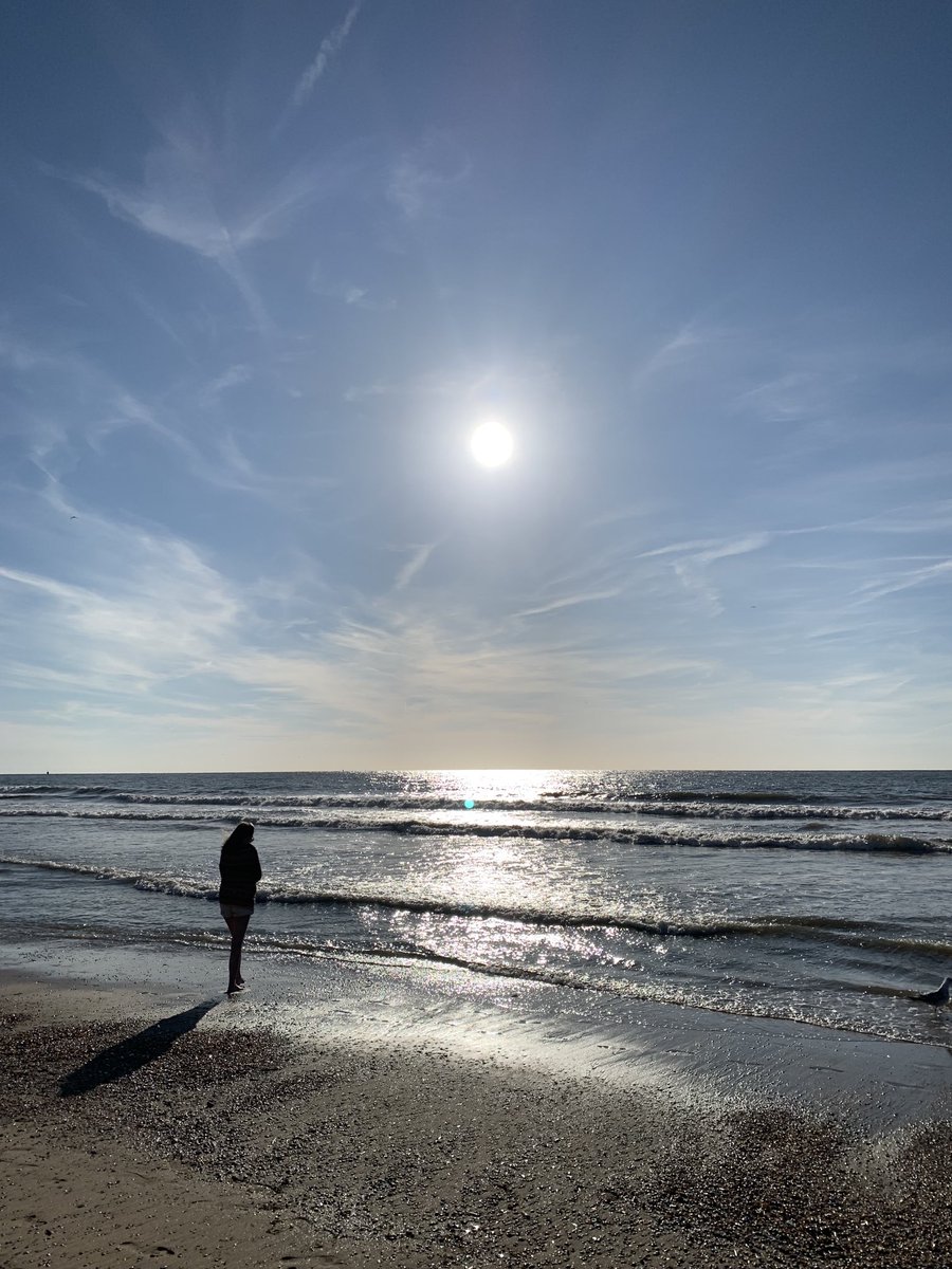 Hope_atalltimes's tweet photo. Een fantastische middag en avond gehad, aan zee #scheveningen #strand #heartbeach https://t.co/PcwBsd9ufR