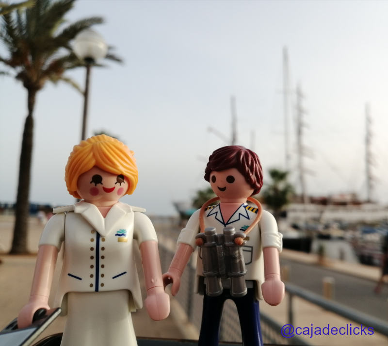 cajadeclicks's tweet photo. ¡¡¡El próximo viaje Playmobil sale en una hora!!! ¡¡¡Os esperamos!!! 🚢💓 ¡¡¡Vacaciones en el mar!!! #playmobil #FelizDomingoATodos #Verano2022 #calor #OlaDeCalor #Viajes #vacaciones https://t.co/opGCpAybrO https://t.co/jI1GgmqhOG