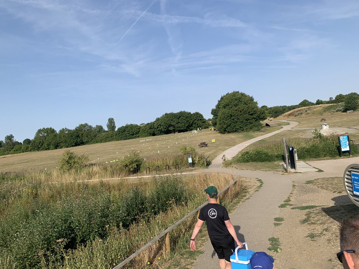 GNotjnrparkrun's tweet photo. Do you spot the blue box our volunteer is carrying? Guess what’s inside!?! #parkrunfamily #hot #birthday https://t.co/hqlsrDc2CT