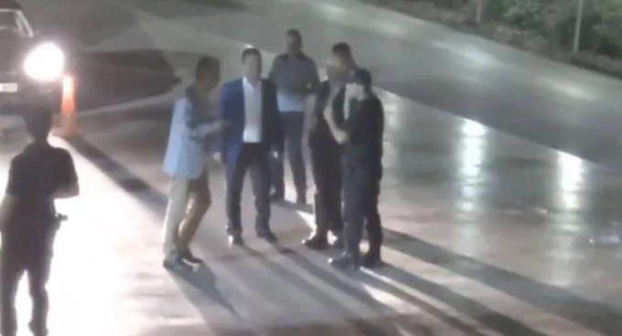 15 Temmuz gecesi saat 23:18'de TBMM'ye ilk gelen vekillerin CHP'li Uğur Bayraktutan, Bülent Tezcan ve Tufan Köse olduğu ortaya çıktı.