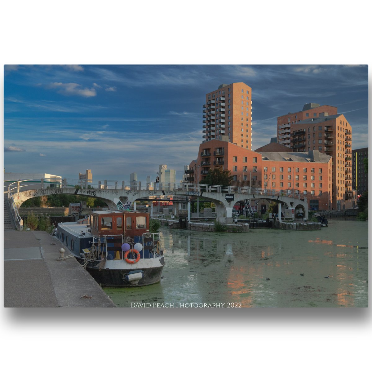 peachparking's tweet photo. An evening walk by the River Lea at Bow Locks.
#walking #riverlea #London #eastlondon #cityscape https://t.co/s0PUZuPGWB