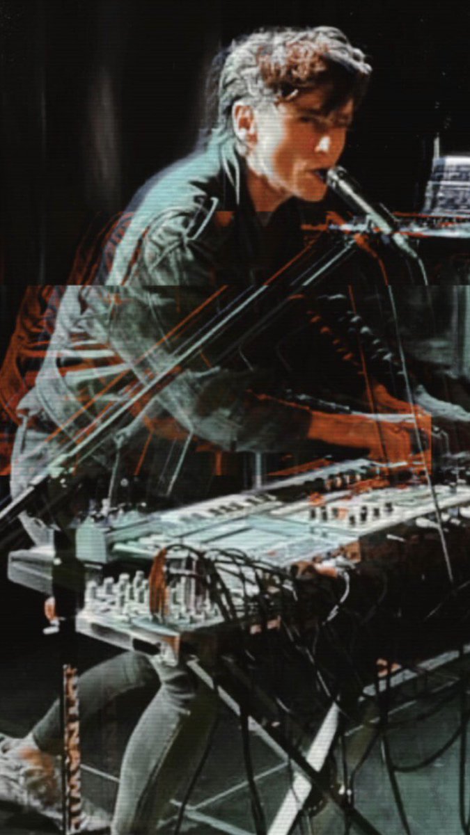 WARSAW last 9.7.22
Objetrouvé Label’s after show
#madmoizel #performance #synthwave #powersynth