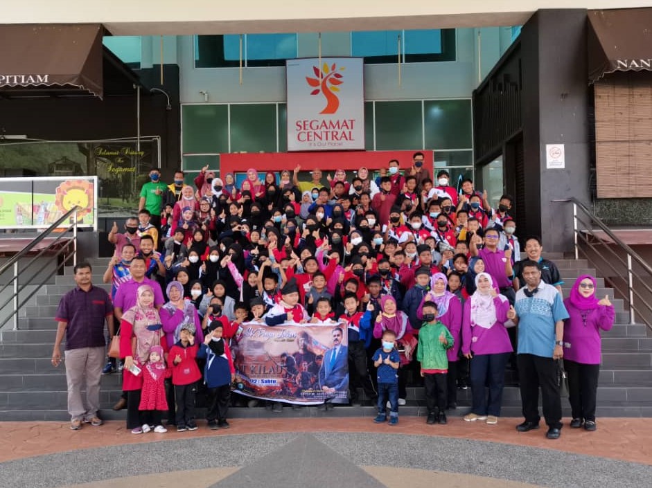 studiokembara's tweet photo. Pelapis Generasi Akan Datang. Terima kasih menonton #filemmatkilau!
Terima kasih kepada YB Datuk M. Asojan Muniyandy dan Panitia Sejarah & PIBG SK Paya Jakas 2022 yang telah menganjurkan kegiatan #kokurikulum menonton #MATKILAU: Kebangkitan Pahlawan!
#johor #hiburanbermanfaat https://t.co/BXEU1BTyAJ