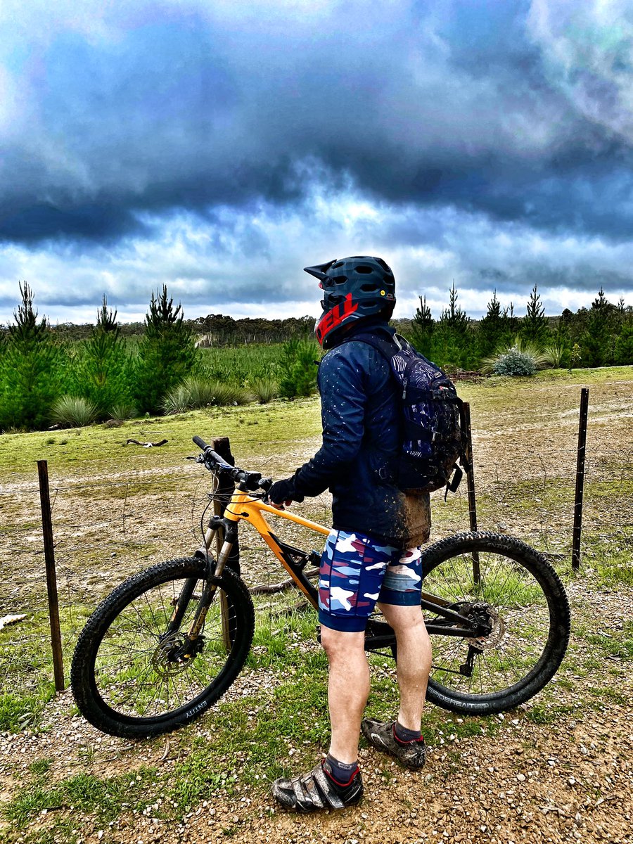 fitforpurposetv's tweet photo. It aint training if it isn’t raining. Just gotta deal with a little mud-butt afterwards 💩😆

Although the climate will be much different, making sure to get those kms on the saddle coming up to #redbulldefiance https://t.co/ztMOPlmkxG