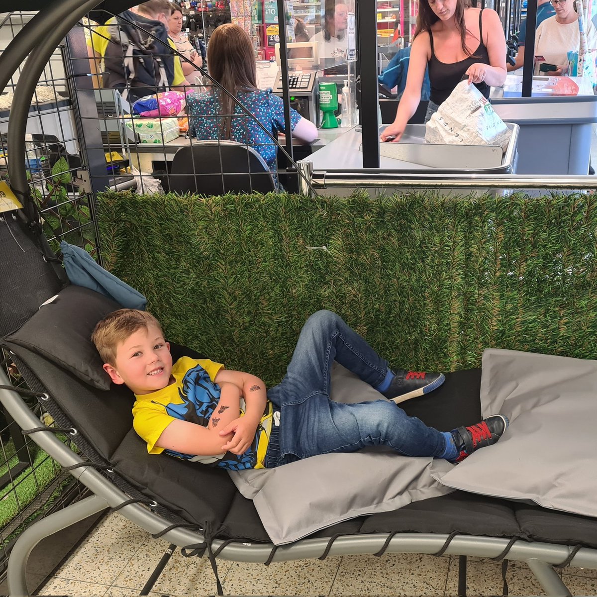Gabstaro1's tweet photo. @homebargains look no further for your next model. Casey has you covered. 

#weeposer #Dundee #homebargains https://t.co/CtEWuEWiwy