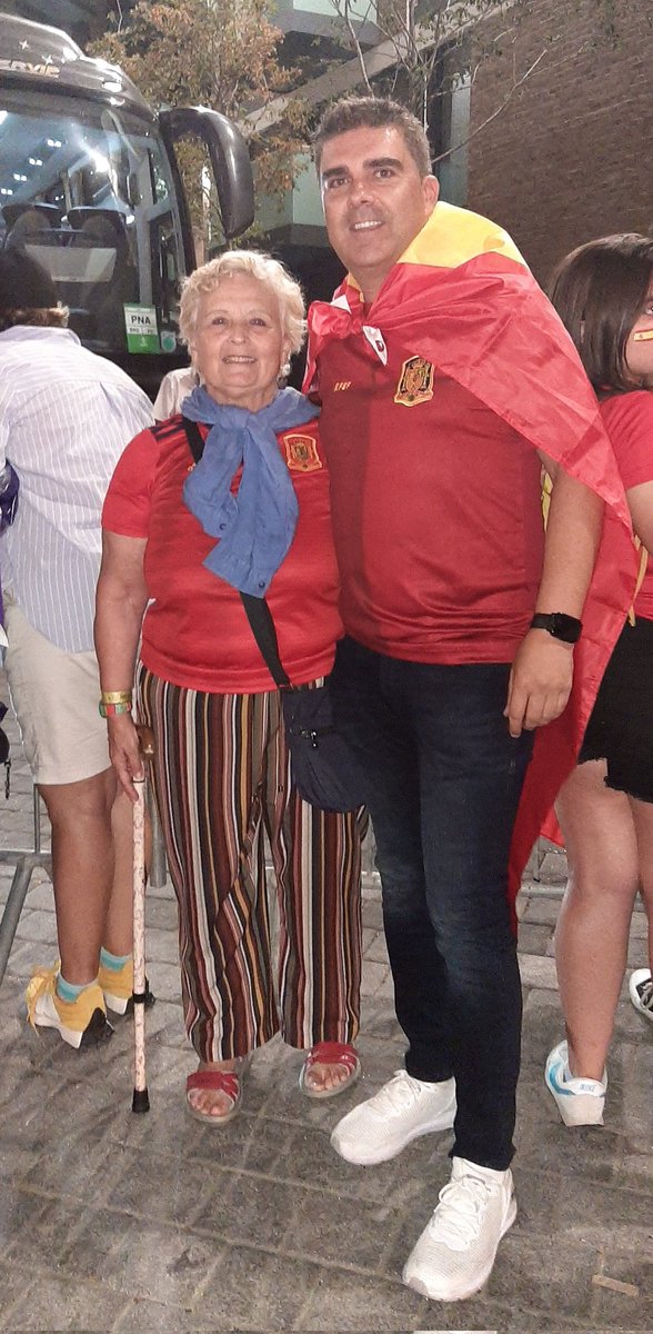 Un placer conocerte <a href="/carmenarcem1/">carmen arce m</a> y gracias por tu amabilidad.

Vaya dos porteras se han juntado en un momento. Otro reencuentro con <a href="/sandra_panos1/">Sandra Paños</a> .