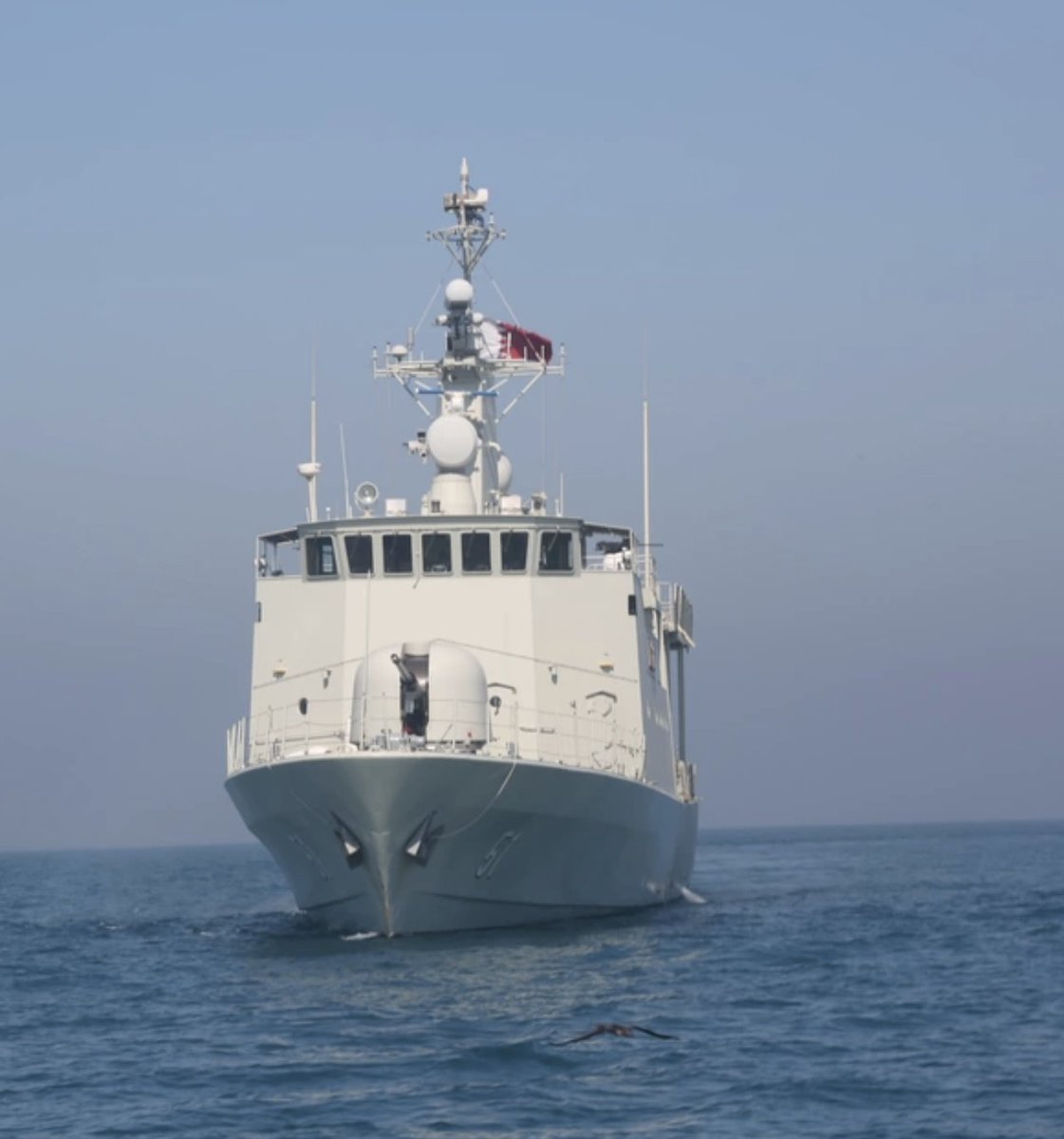 IMSC_Sentinel's tweet photo. CTF Sentinel Ships Series
HMS AL MUHARRAQ (51) is a Royal Bahrain Naval Force coalition ship participating as a Sentry with #IMSC operating to maintain freedom of navigation and the free flow of commerce in support of regional maritime security.
#RBNF #Bahrain #MiddleEast🇧🇭 https://t.co/zLOvhGbmWF