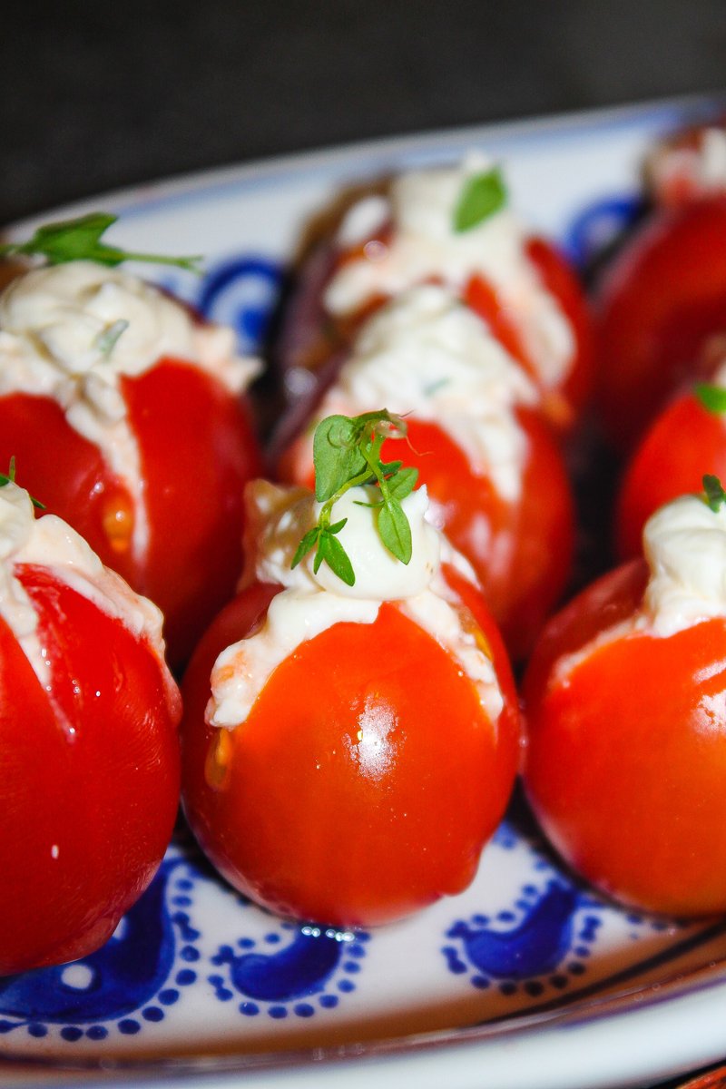 PaneBistecca's tweet photo. Viele Ideen mit Kirschtomaten findet Ihr bei mir! https://t.co/UaRHksB0NY
#tomaten #kirschtomaten #cherrytomatoes #ideas #ideen #decoration #fooddeco #dekoration #rezeptesammlung #recipecollection https://t.co/kTU0AUSAIA