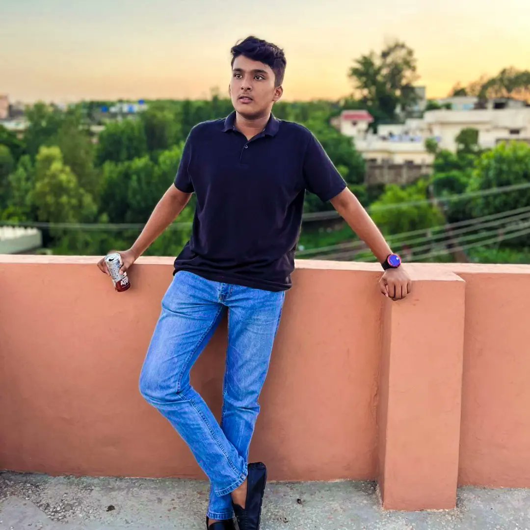 ArhamAliOffici3's tweet photo. ''Take memories and leave footprints'' 🌟😎Take memories and leave footprints 🌟😎
.
.
.
#thearhamali #twitterpost #memories #pindi #pakistan #iphone13 #thearhamaliarmy #beuty #twittertrend https://t.co/y4R8yipMjs