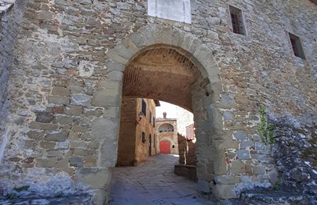 valdichianaoggi.it/turismolibri/c… - Castello di Gargonza appunti di viaggio racconti di Toscana tra cultura e cibo #valdichianaoggi #valdichiana