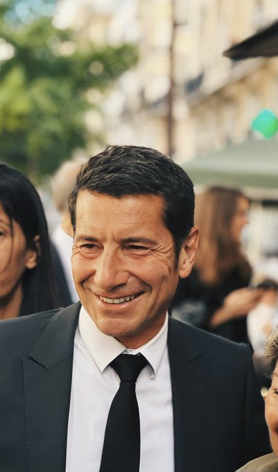 EmmaVeran's tweet photo. A Cannes, les cours de grecs et latin sur le temps périscolaire sont complets, y compris dans les quartiers populaires.
"On accepte tout sauf l'injustice, et la première est le fait que nos enfants n’aient pas accès à une instruction publique de qualité"@davidlisnard sur @Europe1 https://t.co/9725zTXpBJ