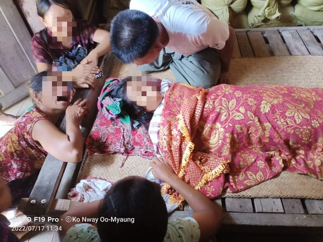 A 21-yo woman was killed, &amp; a 7-yo child was injured in artillery fire by #MyanmarMilitaryTerrorists in Selywa village, Myaung Tsp, Sagaing Region this morning. 
 
4 civilians have been killed &amp; 5 injured in Myaung Tsp since July 13th, Khit Thit reports, citing local force CDSOM.