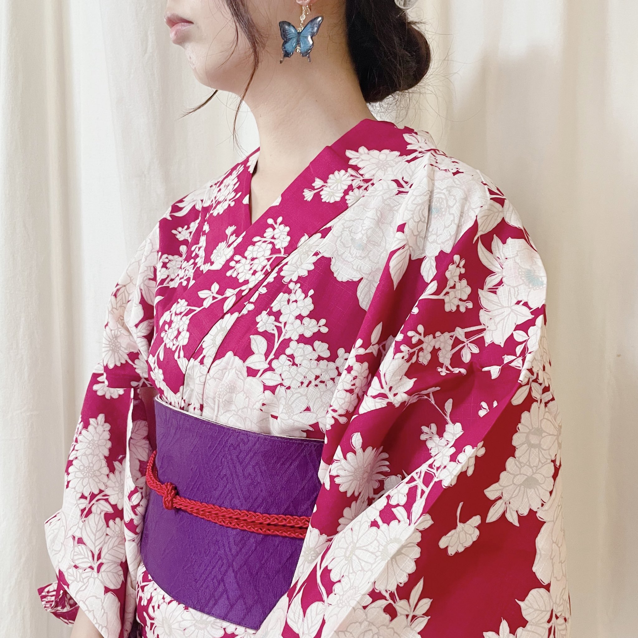 れ 着物 きものパーティーツイオフ 花火大会コーデ 洋服の上からちゃちゃっと着たら背中心めっちゃズレてた 適当すぎました デートだったら この可愛い浴衣がいいかな っていう妄想コーデ T Co Ctcvxhitx3 Twitter