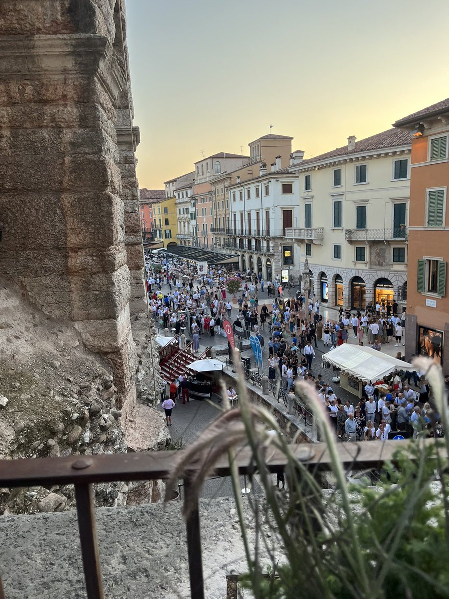 e_serraiotto's tweet photo. opera festival verona #StarRoof #michelinrestaurant #amazinglocation #2000yearhistory #artisfoodforthemind https://t.co/k9FKEe8BYq