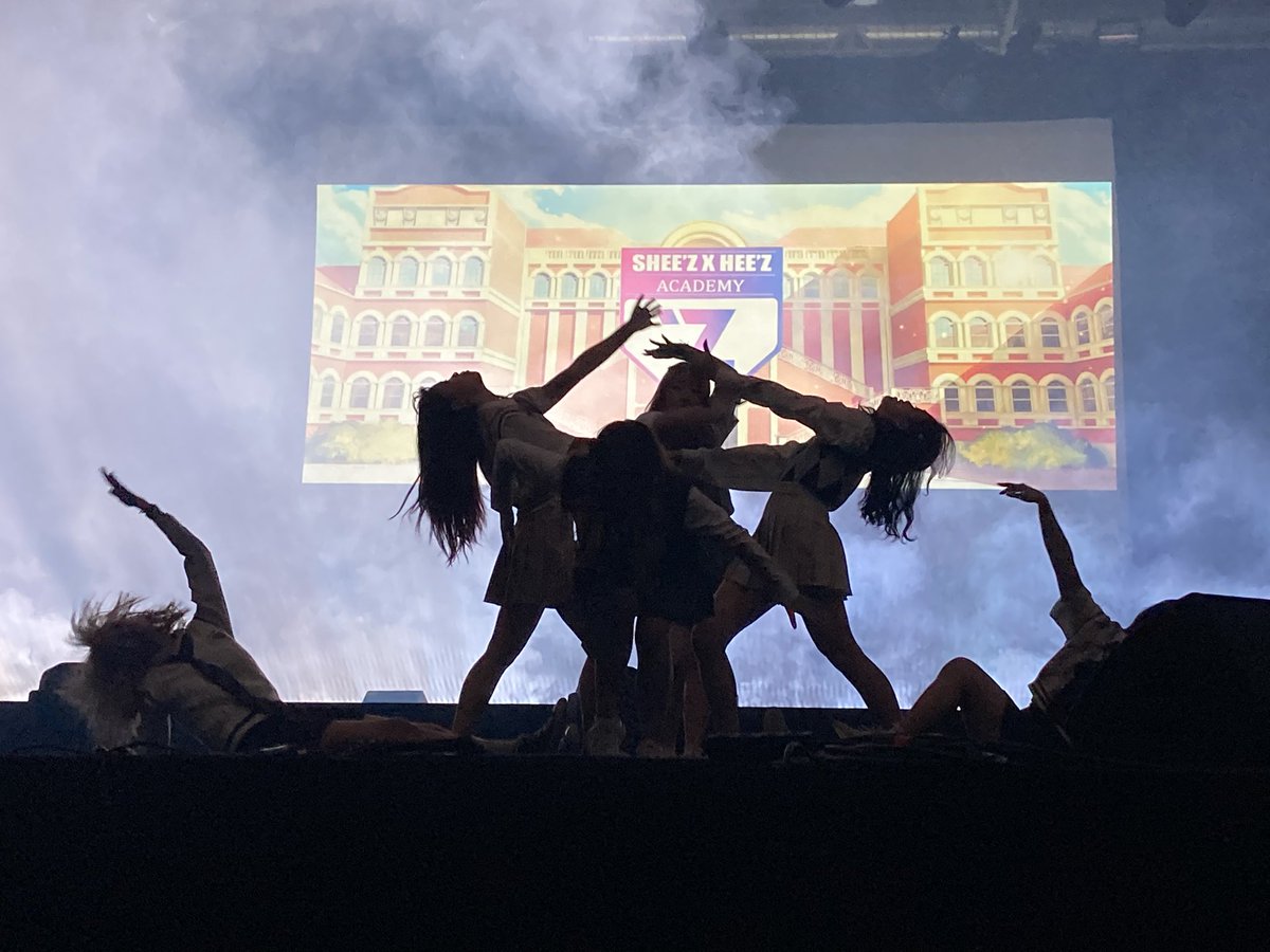 GladiaUnif's tweet photo. La #Kpop et la #Jpop avec le show de #Sheez et #Heez #JapanExpo2022 https://t.co/qj7n65VI2x
