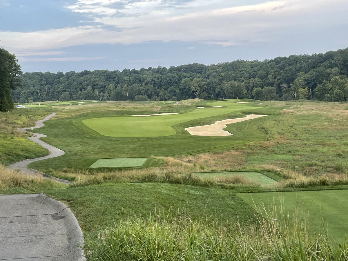 The <a href="/OldeStoneBG/">The Club at Olde Stone</a> is ready for the start of the #usgirlsjunior tomorrow! Well done to the maintenance team lead by <a href="/wyattwarfel/">Wyatt Warfel</a>