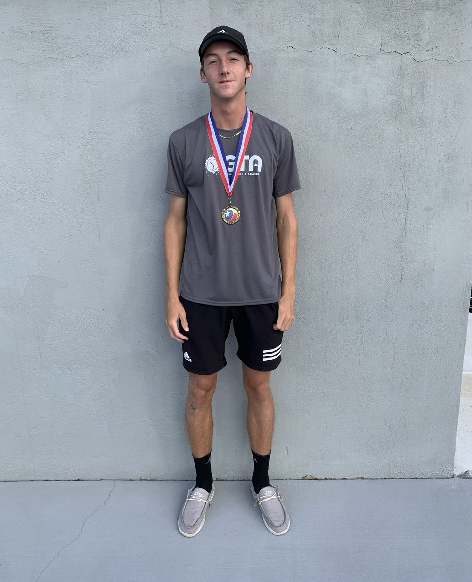 HarlanTennis's tweet photo. Congratulations Lathan Skrobarcek! He got 4th in a national L2, is  ranked 132 in the nation and 16 in Texas. Go Hawks! @NISD_Athletics @NISDHarlan @NISDTennis https://t.co/GpnkzAKTPW