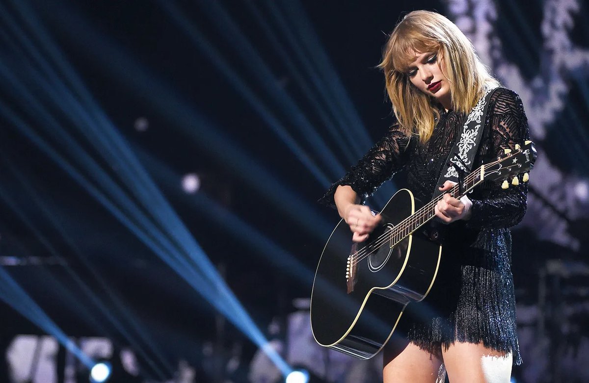 cagedmecrazy's tweet photo. ⓘ this user needs to see taylor swift in concert as soon as possible https://t.co/PS86US3hP8