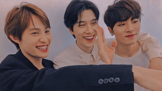 mintchoco923's tweet photo. HAPPY 4TH YEARS XIAOJUN, HENDERY AND YANGYANG💚 TO MORE YEARS WITH YOU GUYS❤️✨
#4YearsWithXIAOJUN
#4YearsWithHENDERY
#4YearsWithYANGYANG
#4thGreatBoys_XiaoHenYang https://t.co/BlWPFvLl0N