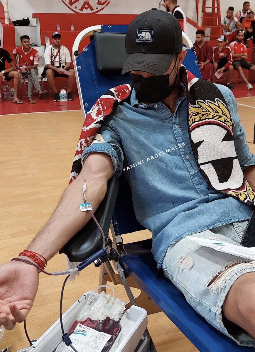 wydadstudio's tweet photo. 💉| Y.Jabrane durant l’opération « don de sang » organisé par les Winners ce dimanche.

Cette magnifique initiative (qui est récurrente), se tient à la salle de Basket du Club. Nous invitons donc les donateurs à s’y rendre (d’ici à la fin de journée).

BLOOD BROTHERS 👥🩸 https://t.co/1P5uROI6I5