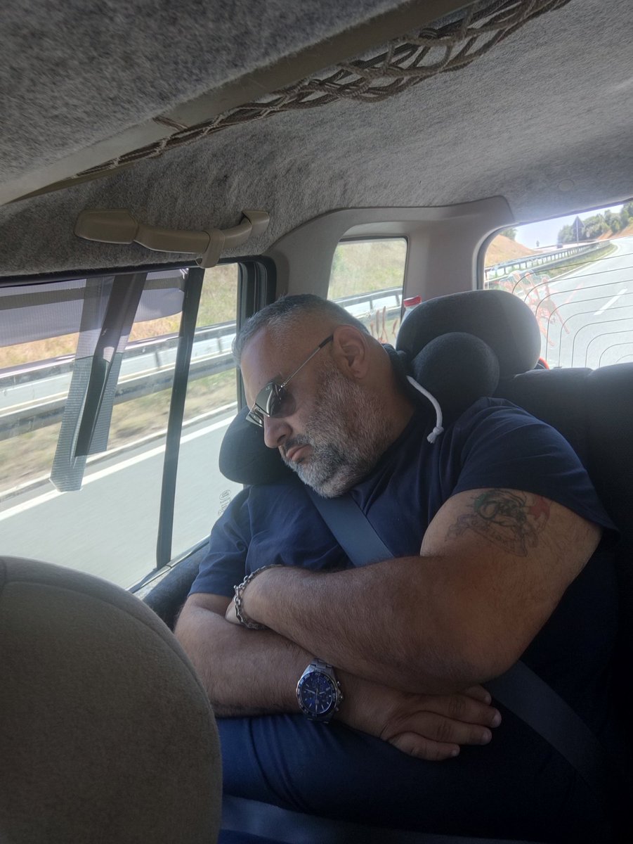 norfolkzombie's tweet photo. Sleeping beauty https://t.co/hqBC0BlfNL