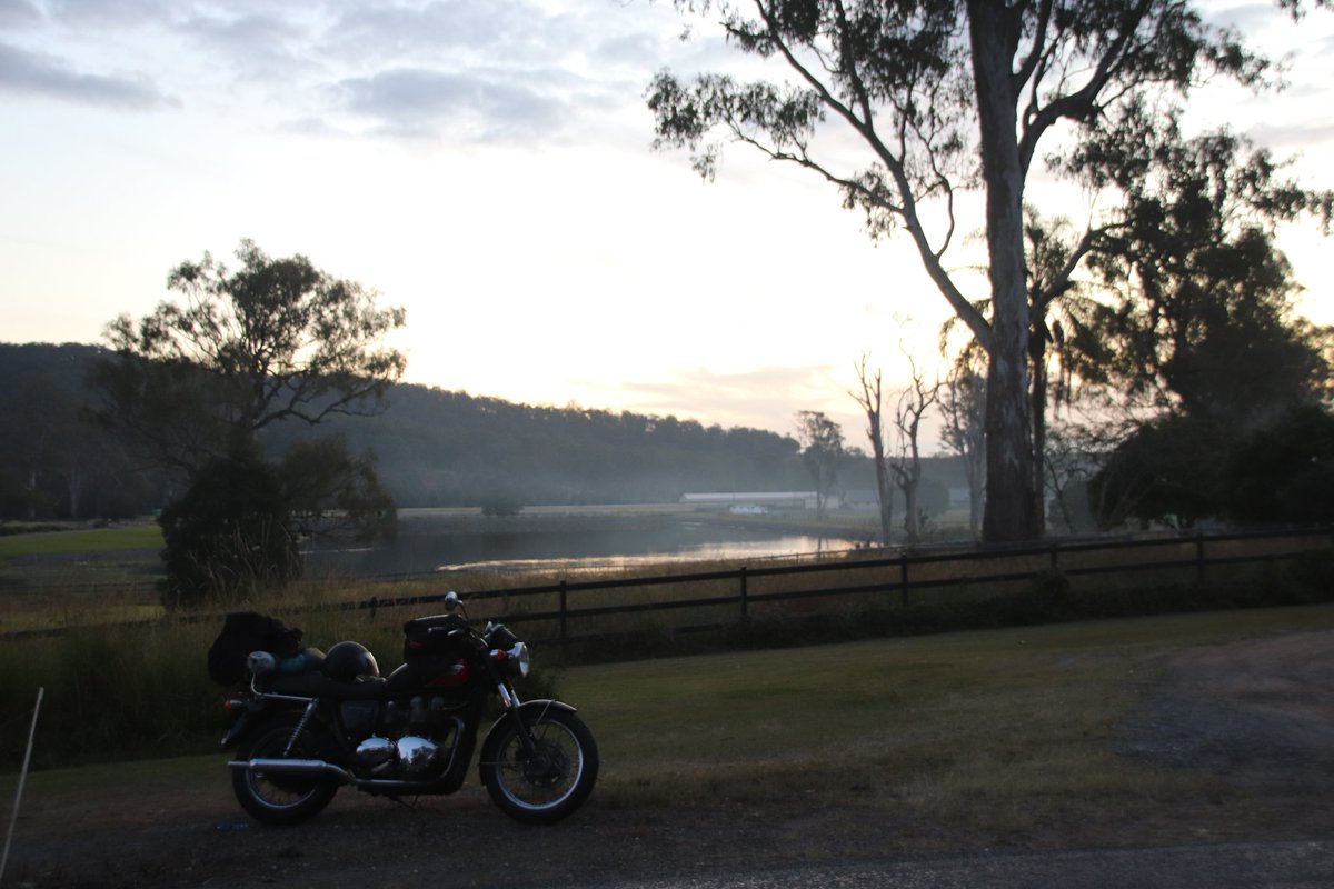 Crossed the Queensland border, and still heading north at sunset - somewhere between Wonglepong and Biddaddaba