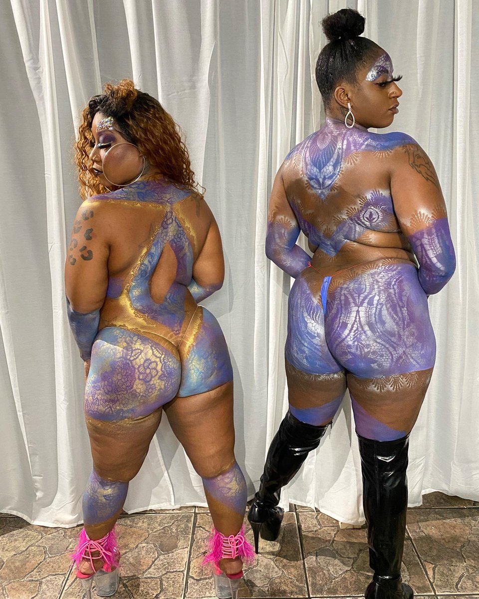 MeganC_Design's tweet photo. Loved body painting these two gorgeous ladies last night! They were so much fun to chat with and danced the night away Iβm sure!! Felt good to paint again!
#bodypaint #painting #models #paintedmodels #dancers #bodyart #shimmer #girls #artist #art #makeup #lovewhatido https://t.co/3oSf0lHkgM