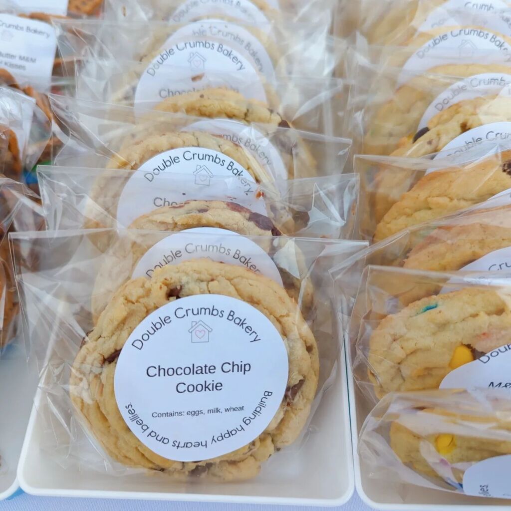 Double_Crumbs's tweet photo. Come to the Haymarket Farmers Market for some goodies! #farmersmarket #shoplocal #cakepops #cakeballs #dessert #northernvirginia https://t.co/sDagXJgsqp https://t.co/Vg3XSoGdA5
