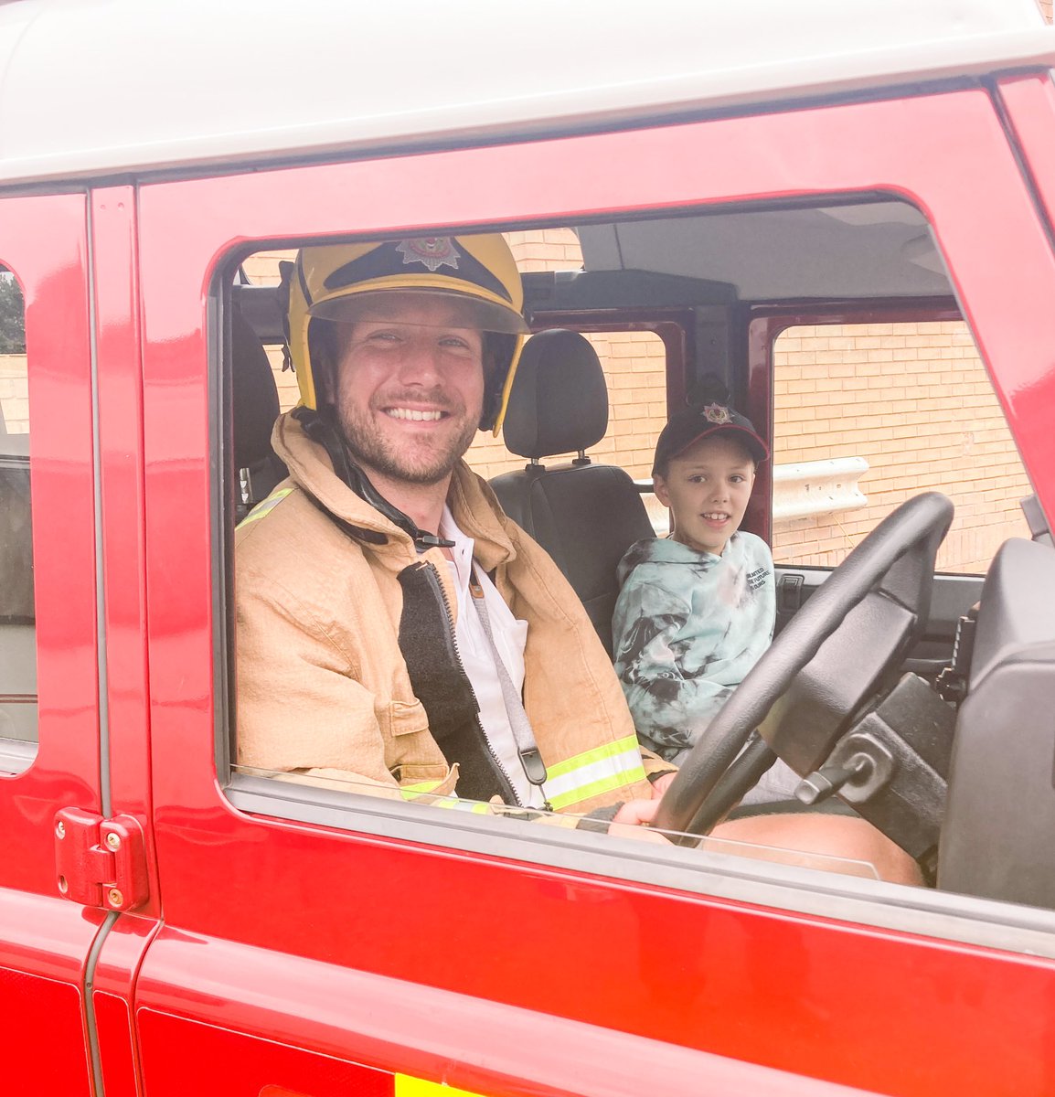 Some crack at the @DMofT with the nephew - emergency vehicles special He wasnae keen on getting dressed up, but I reckon I make a handsome fireman 👨‍🚒🚒🚑