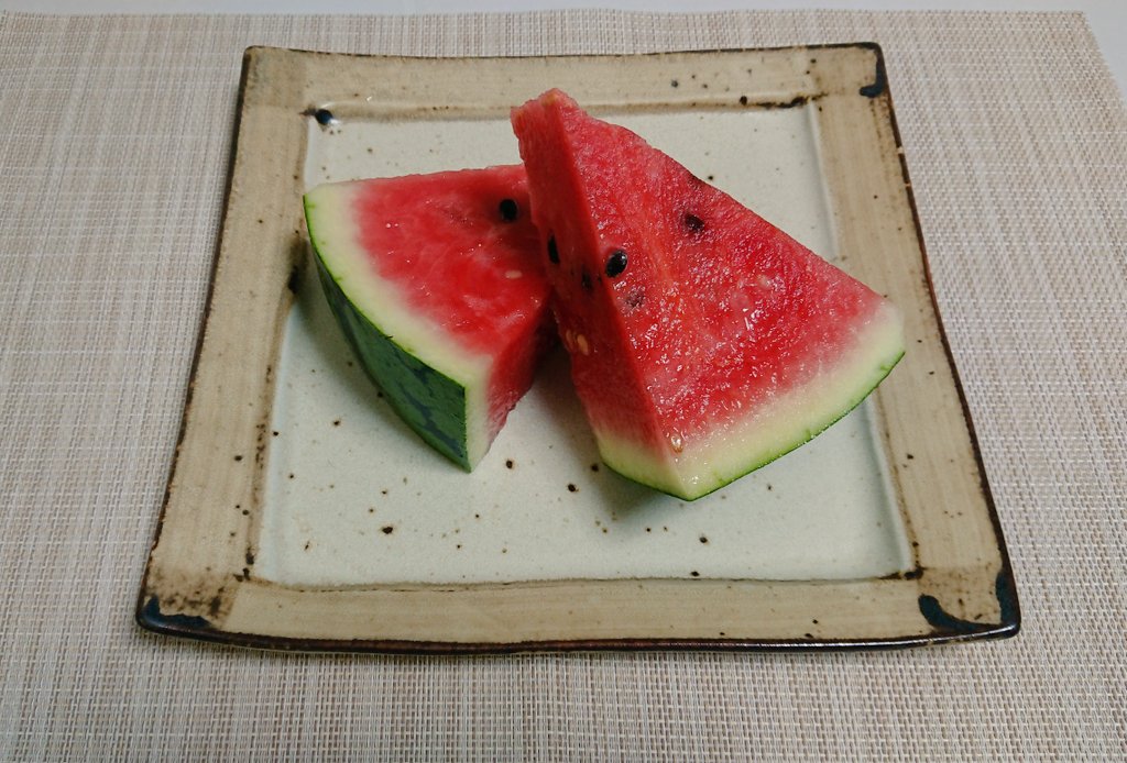 今日のデザート 石川県産 スイカ🍉 甘くて美味しかった～😋 夏と言えばやっぱりスイカ🍉😊 スイカ大好き😆💕