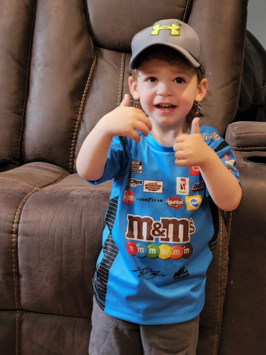 CaptainAndy87's tweet photo. @KyleBusch @JoeGibbsRacing if you need a new pit crew member, Benjamin is ready!🏁 #NHMS #TheMagicMile #RowdyNation #RowdyBusch #RowdyEnergy @SamanthaBusch @Kellyeli19 https://t.co/qKMzlmAecR