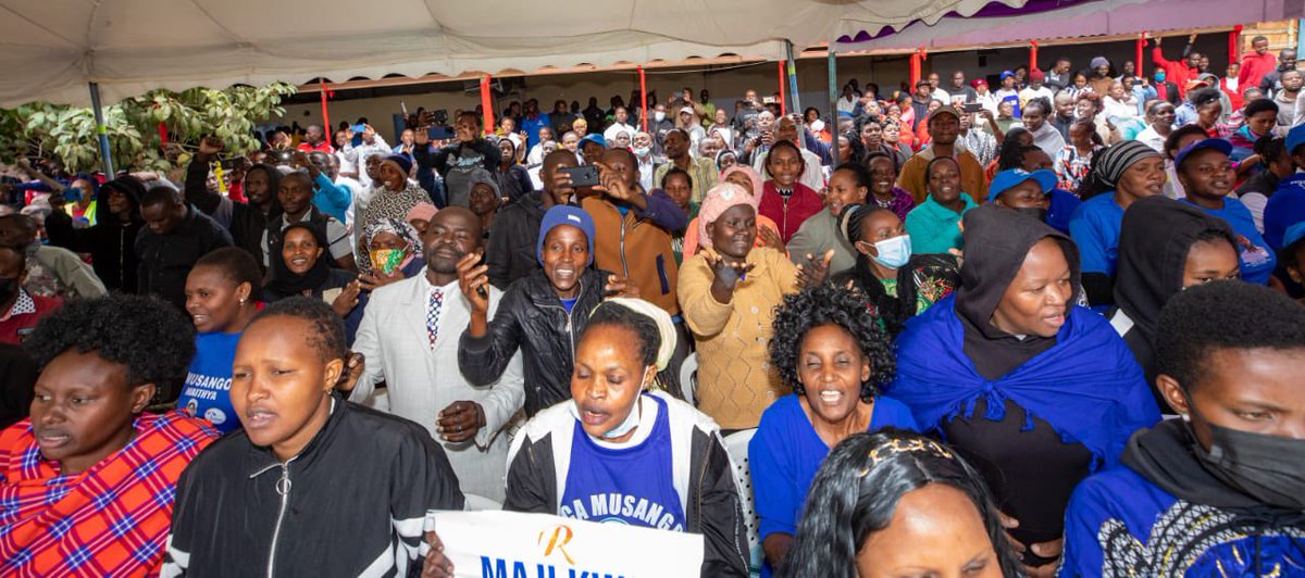 RaoAfrican's tweet photo. Azimio la Umoja Coalition Flag Bearer Raila Odinga accompanied by his Running mate Martha Karua at Around the Globe Deliverance Ministry, in Embakasi Nairobi.

#NaiNiAzimio https://t.co/HTGpVzImRB