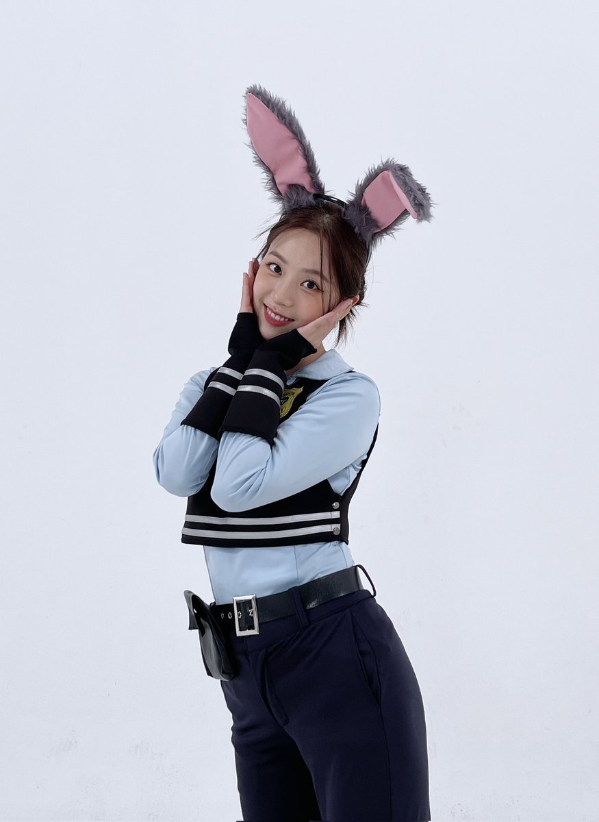 i_lbrasil's tweet photo. 💙||Atualização||💙

 I_L no Twitter do grupo:

 I.L = 🐰 Grito de Coelho duro ~~ 💃🕺💃🕺

#IRRIS #아이리스 #I_L #아이엘 https://t.co/tQg9RTbPNd