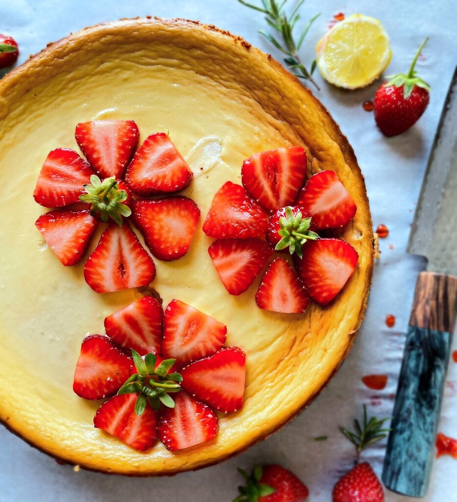 oishya_'s tweet photo. Anyone would like a piece of a lemon ricotta cheesecake? 😍 Why are we even asking. :) Just ask @garimagetsbaked for a recipe and enjoy the cake with a refreshing lemonade ❤️. https://t.co/JI5LlOmb2p https://t.co/DAFU3R6Osg