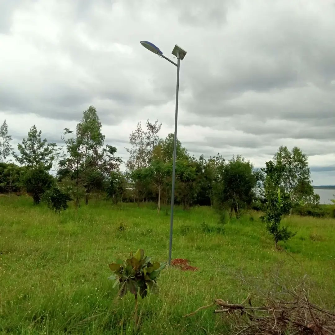 spromaenergy's tweet photo. Split #SolarStreet light fixtures combine architectural form and versatility to make it an excellent choice for outdoor solar lighting solutions.
Contact Drlightke on 0785845892 for your outdoor lighting design and installation.
#humansofsolar
#solarlight. https://t.co/OhUnybLcbQ
