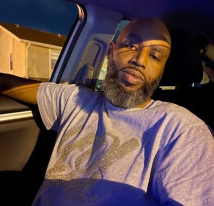 YOYOOOO....HAPPY BORN DAY <a href="/IMINDABUILDN/">Terrance #IMINDABLOGGERHOOD 🌊🌊🌊🌊</a> blessing my friend wishing u a happy day and Many more to follow imindabuildn 😆