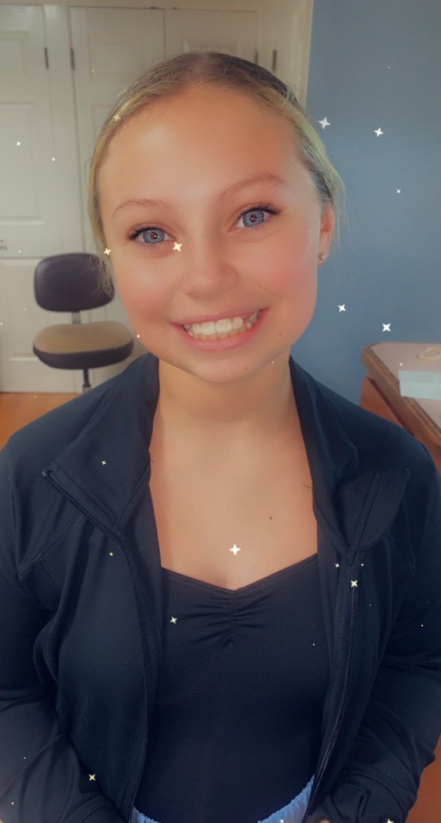 EricaEdwardsAR's tweet photo. My girl finally got round one of braces off 💜 #braces #callinthetroopsifshelosestheretainer #beauty 💖 https://t.co/zST4iry1ip