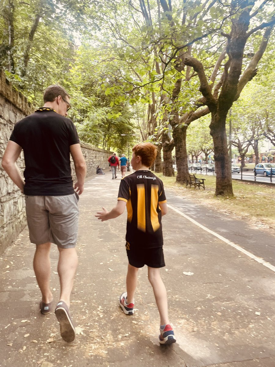 emurphyteacher's tweet photo. strategizing!!! #upthecats #AllIRELANDHURLINGFINAL @KilkennyCLG https://t.co/L3VrdPVdnp
