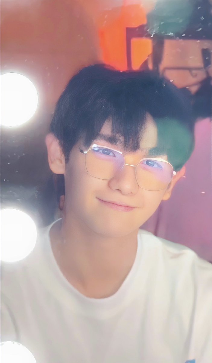 NinesWallpaper's tweet image. MELT BY NINE KORNCHID✨🤍 

-nine wallpaper 

MELT COVER BY NNINE
#วัยรุ่นโต๊ะริม #นายท่านกรชิต #INTO1Nine #INTO1GaoQingchen #INTO1高卿尘 #Nine