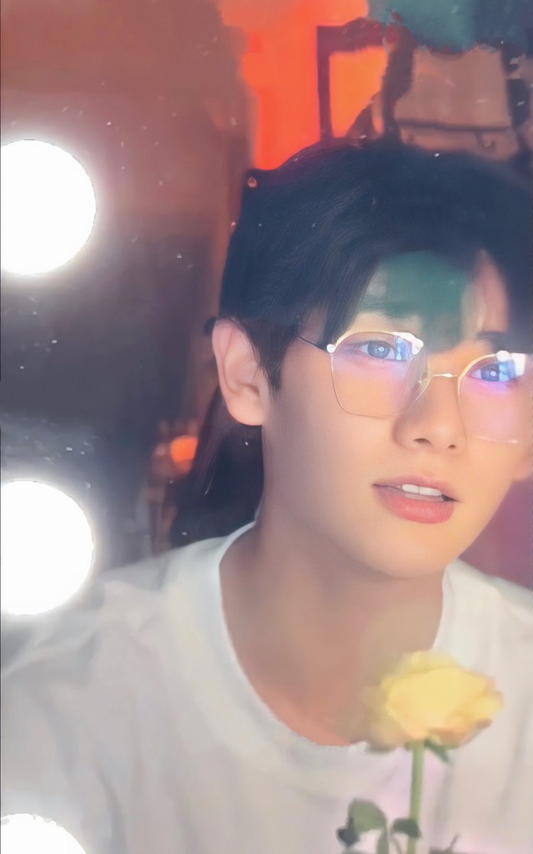 NinesWallpaper's tweet image. MELT BY NINE KORNCHID✨🤍 

-nine wallpaper 

MELT COVER BY NNINE
#วัยรุ่นโต๊ะริม #นายท่านกรชิต #INTO1Nine #INTO1GaoQingchen #INTO1高卿尘 #Nine